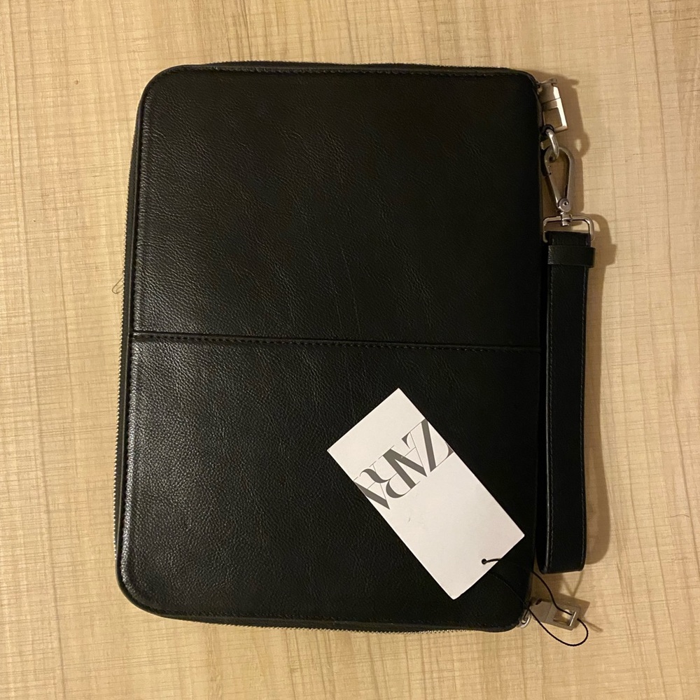 Laptop sleeve